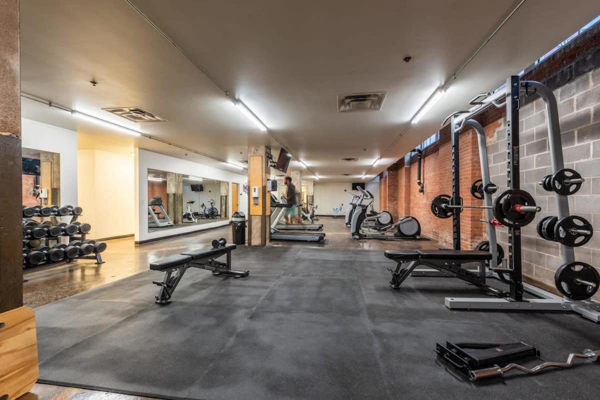 2Br 2Ba Spacious Historic Loft With Gym By Envitae Канзас Сити Екстериор снимка