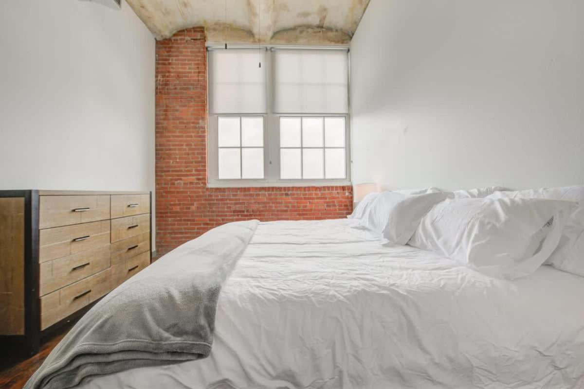 2Br 2Ba Spacious Historic Loft With Gym By Envitae Канзас Сити Екстериор снимка