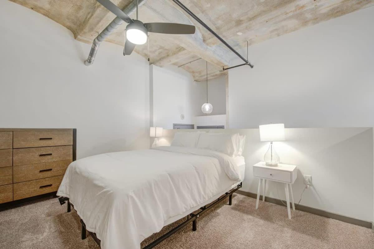 2Br 2Ba Spacious Historic Loft With Gym By Envitae Канзас Сити Екстериор снимка