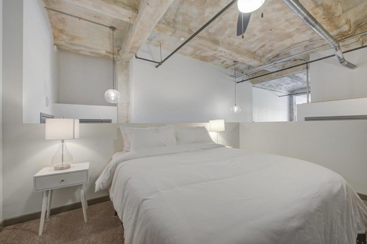 2Br 2Ba Spacious Historic Loft With Gym By Envitae Канзас Сити Екстериор снимка