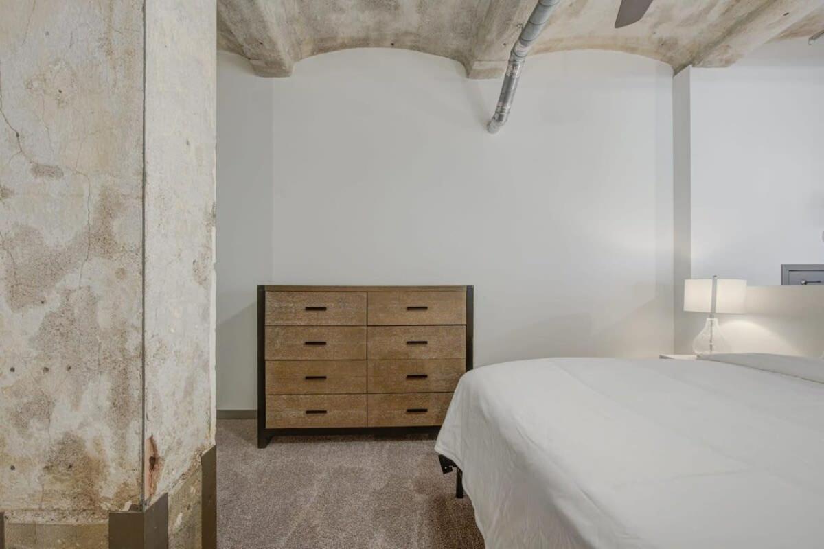 2Br 2Ba Spacious Historic Loft With Gym By Envitae Канзас Сити Екстериор снимка