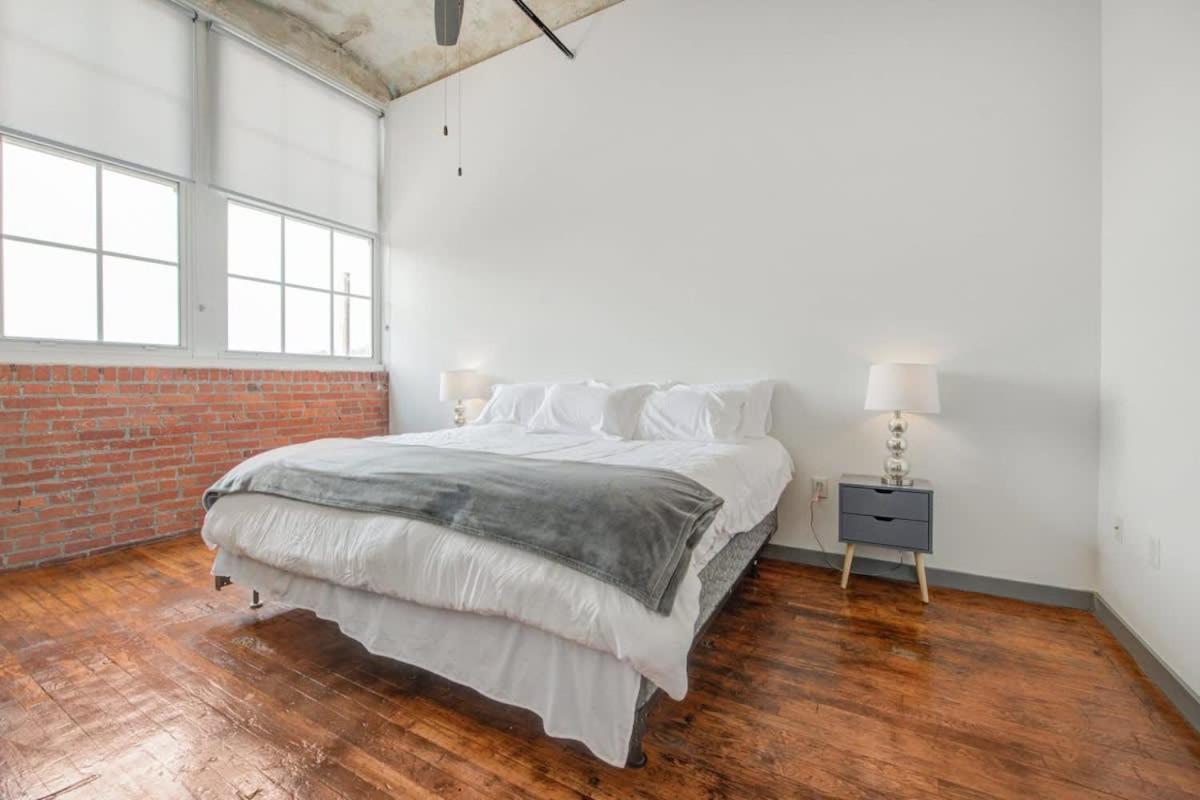 2Br 2Ba Spacious Historic Loft With Gym By Envitae Канзас Сити Екстериор снимка
