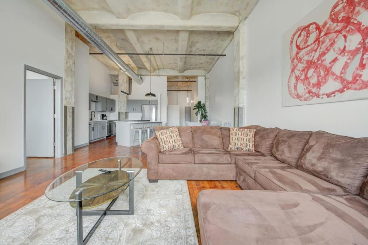 2Br 2Ba Spacious Historic Loft With Gym By Envitae Канзас Сити Екстериор снимка